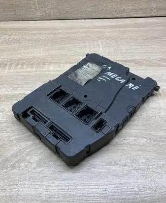 Renault Megane I Comfort/convenience module 8200305575 8200280941