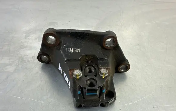 Hyundai i30 Engine mounting bracket 431222D060