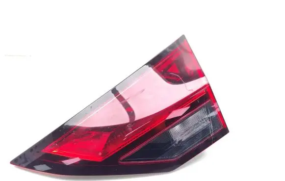 Tailgate rear/tail lights