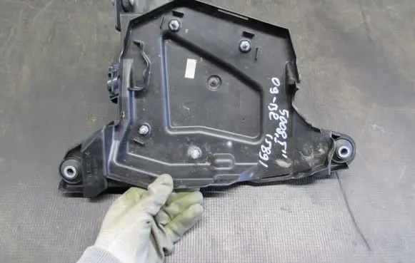 Peugeot 5008 AdBlue liquid reservoir 9659810180