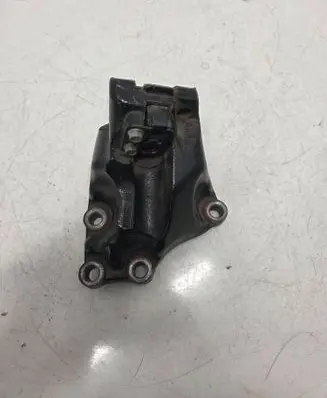 Hyundai i30 Engine mounting bracket D126260
