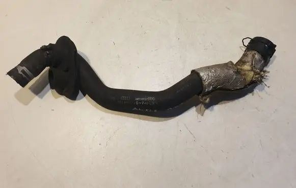 Engine coolant pipe/hose