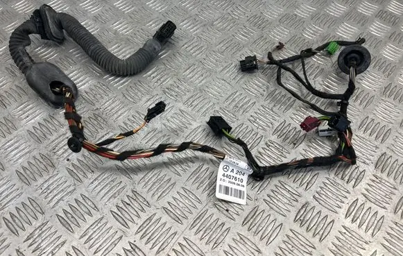 Mercedes-Benz C W204 Rear door wiring loom A2044407610 20090806