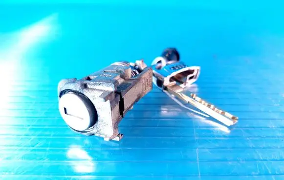 Audi A6 Allroad C7 Front door lock (next to the handle) 4G18837167 N0504363