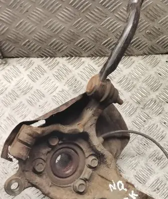Nissan Qashqai Front wheel hub spindle knuckle 