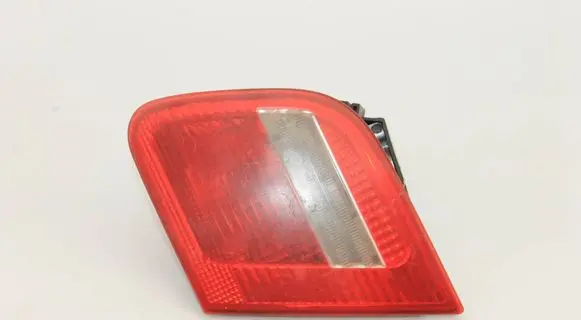 Tailgate rear/tail lights