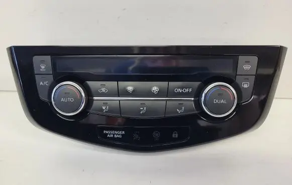 Nissan Qashqai Climate control unit 275004EA1A
