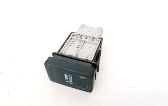Suzuki Grand Vitara II Other switches/knobs/shifts R23422