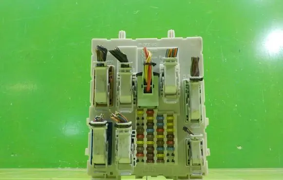 Ford Focus Fuse box set F1FT14014DGF XP96