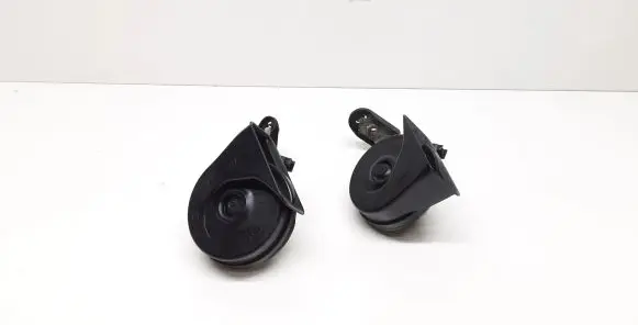 Volvo V60 Horn signal 30796897 30796896