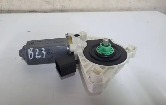 Mercedes-Benz CLA C117 X117 W117 Front door window regulator motor A2078200642