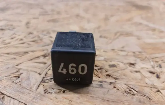 Skoda Octavia Mk2 (1Z) Other relay 1K0951253A V23134J52X430