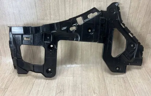 Audi Q8 Rear bumper mounting bracket 4M3807453A