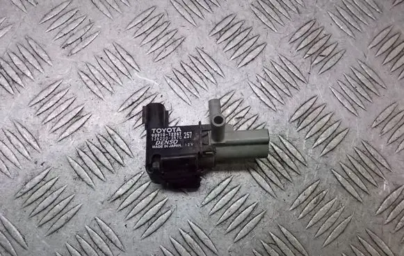 Toyota Corolla E120 E130 Valve vacuum 90910-12257