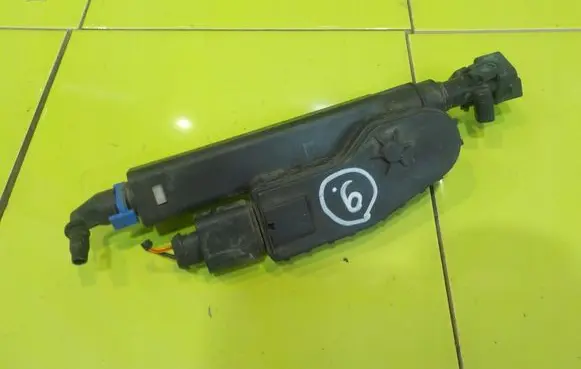 Volvo S80 Headlight washer pump 30655066