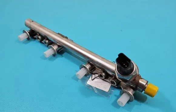 Nissan Juke I F15 Fuel main line pipe 175204385R IMPRK1453340