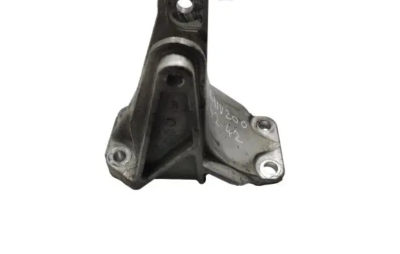 Nissan e-NV200 Engine mount bracket