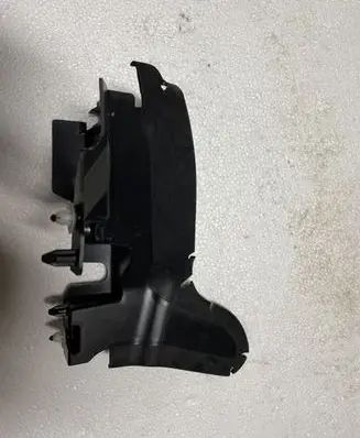 Volvo XC60 Intercooler air channel guide 