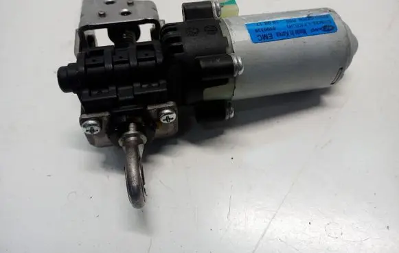 Hyundai Tucson TL Seat adjustment motor 88583-C1000
