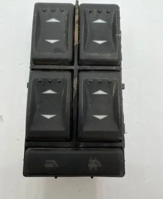 Ford Mondeo Mk III Electric window control switch 1S7T14A132BE 03163452