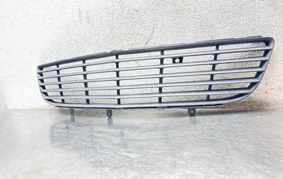 Opel Astra H Front bumper lower grill 93186605