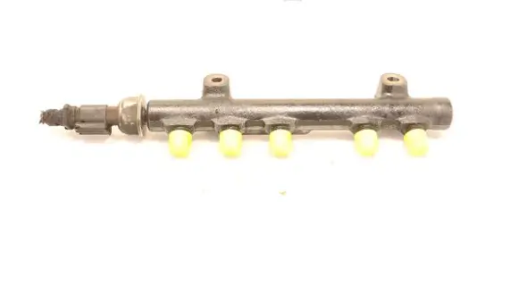 Peugeot 208 Fuel main line pipe