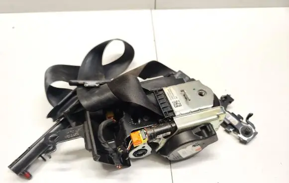 Volvo XC90 Front seatbelt 31675232 23082017