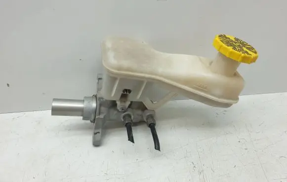 Chrysler Pacifica Brake fluid reservoir 26415800073