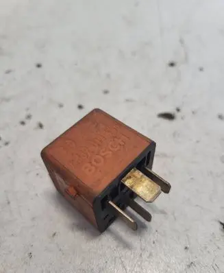 BMW 5 E39 Other relay 0332019456
