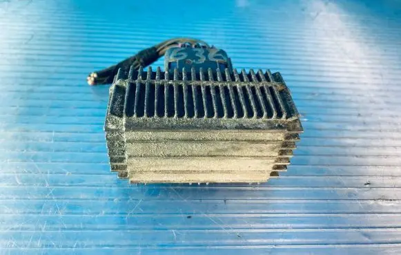 Opel Signum Glow plug pre-heat relay 55353011 51299014B