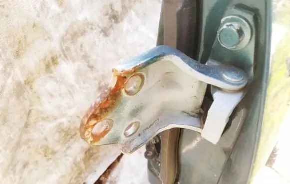 Mitsubishi Colt Front door upper hinge