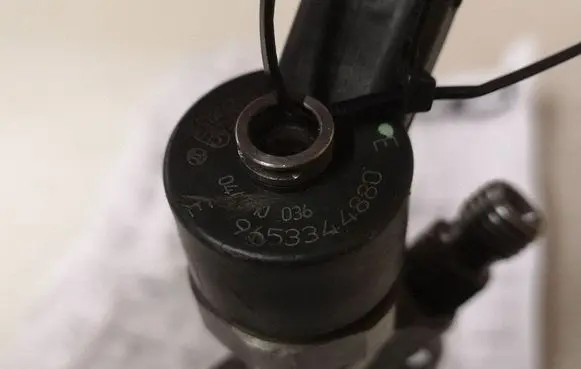 Citroen C5 Fuel injector 0445110036 9653344880