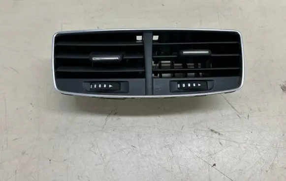 Audi A8 S8 D4 4H Rear air vent grill 4H0819203A 4H0819203B