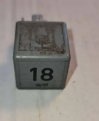 Volkswagen Transporter - Caravelle T4 Other relay 191937503 PA66GF25 V23134J52X228