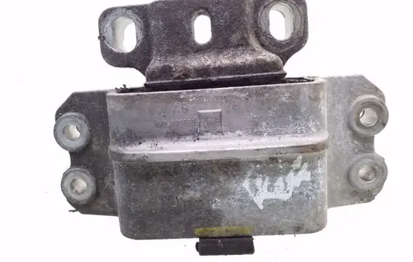 Skoda Octavia Mk2 (1Z) Engine mount bracket 1K0199555M