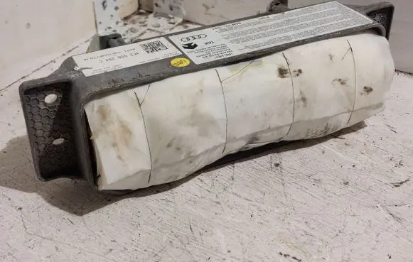 Audi A6 S6 C6 4F Passenger airbag 4F2880204C