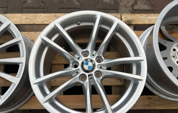 BMW M3 F80 R18 alloy rim 2284905