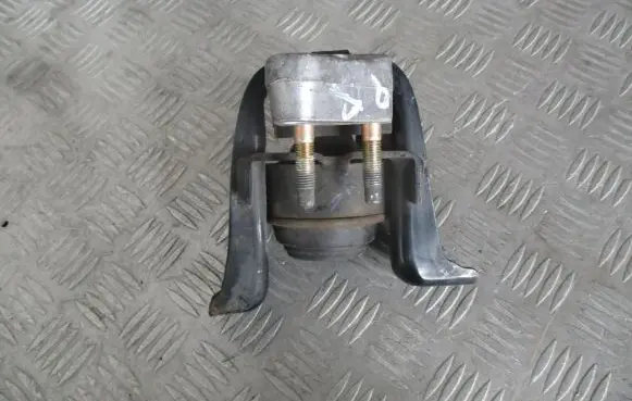 Toyota Corolla E120 E130 Engine mount vacuum valve 