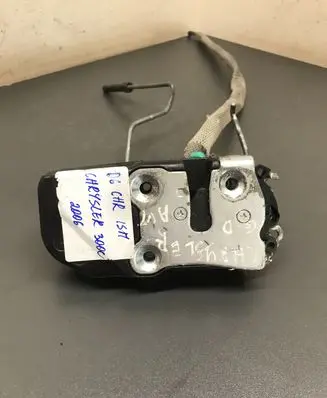 Chrysler 300 - 300C Rear door lock I120032