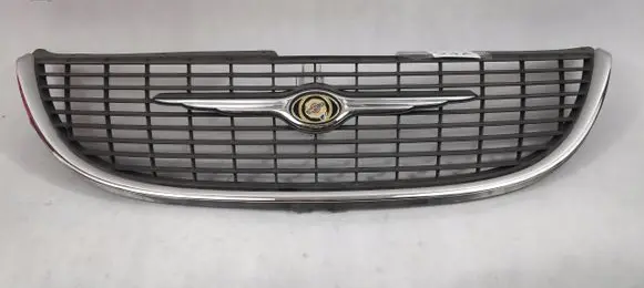 Chrysler Town & Country IV Front bumper upper radiator grill