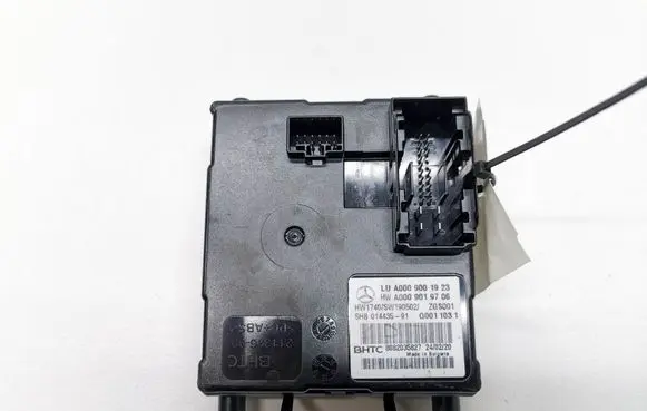 Mercedes-Benz EQC Air conditioning/heating control unit A0009019706