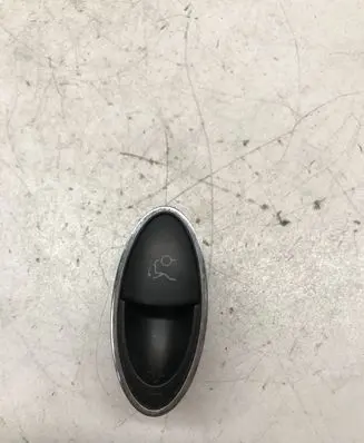 Mercedes-Benz CLS C219 Tailgate opening switch A2118210379