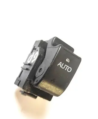 Toyota Corolla E120 E130 Electric window control switch 37077B