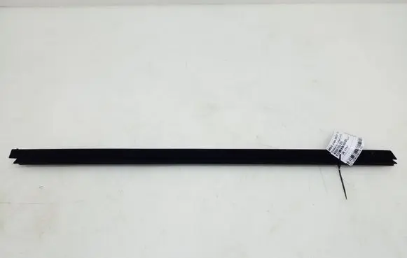 Mercedes-Benz C W204 Front door trim bar A2047250265