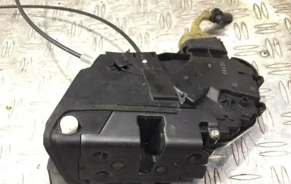 Mazda 3 I Front door lock 3n6aa26413cp a00121d