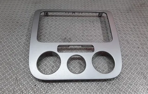 Volkswagen Eos Radio/GPS head unit trim 1Q0858069E