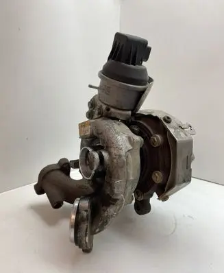 Volkswagen PASSAT B6 Turbo 03L253010D