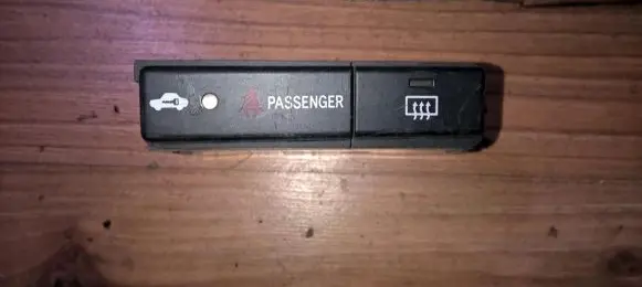 Toyota Avensis T250 Windscreen/window heater switch
