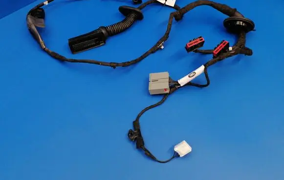 Land Rover Discovery 5 Rear door wiring loom KY3214632AAE A50228970 A50228971