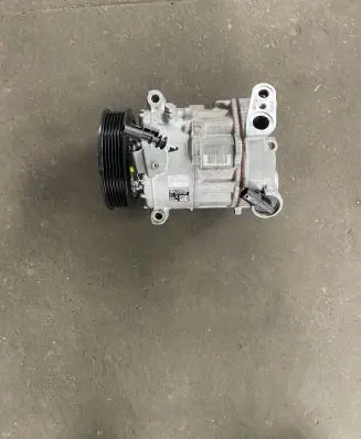 Alfa Romeo Giulia Air conditioning (A/C) compressor (pump) 50535296